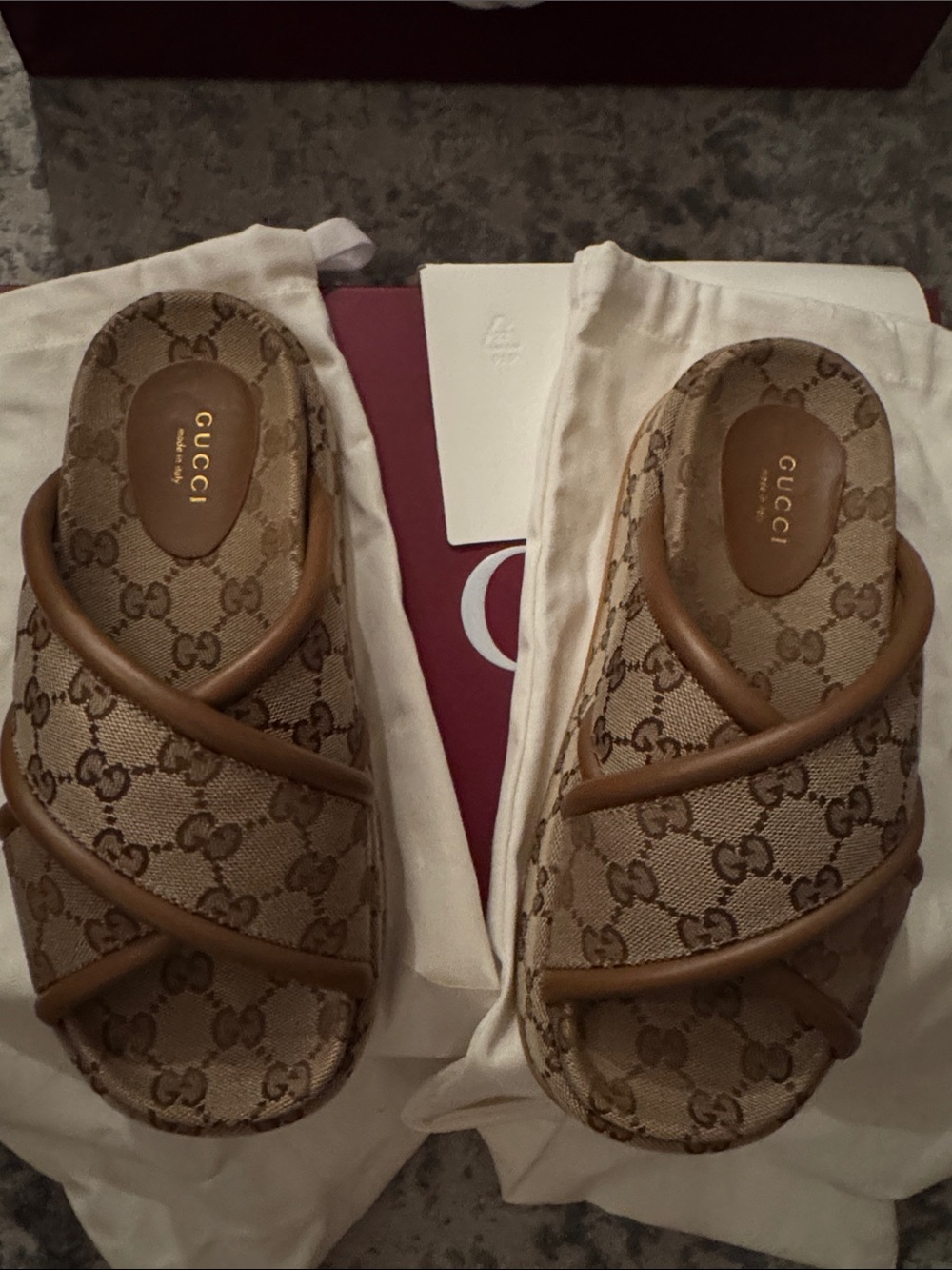 Gucci Tan GG Canvas Crisscross Slide Sandals… Never worn!! Box, label, dust bag - Picture 9 of 11